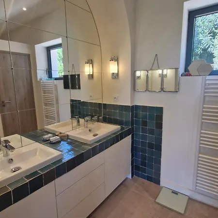 Villa 8 Pieces Avec Piscine Privee Et Vue A - Fr-1-780-11