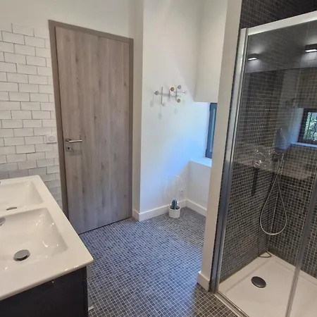 8 Pièces Avec Piscine Privée Et Vue à - Fr-1-780-11 Villa